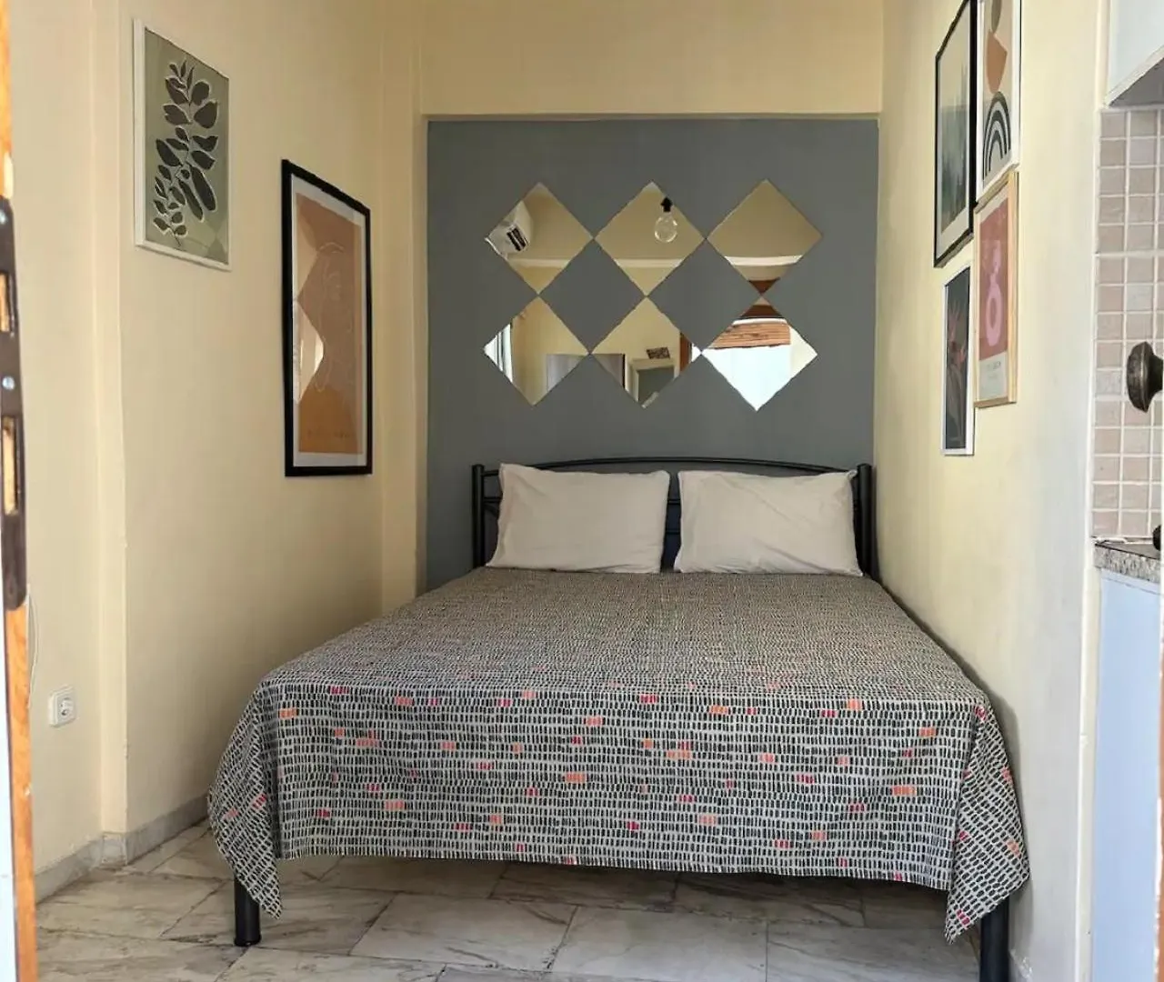 Tiny Loft Studio In The Heart Of Thessaloniki,17 Square Meters,On The Terrace Of The Building location
